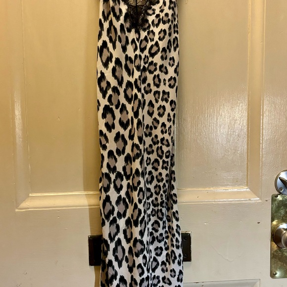 Victoria’s Secret leopard print slip dress,excellent condition, small size - Picture 2 of 13